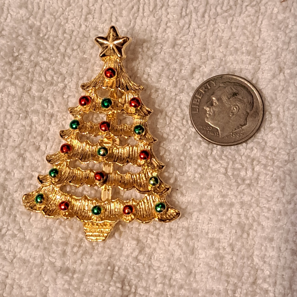 Vintage Christmas Tree Pin 10$
